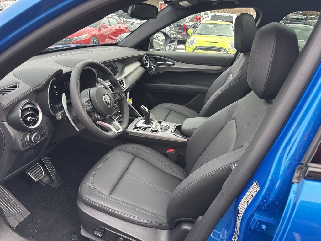 2025 Alfa Romeo Stelvio AWD