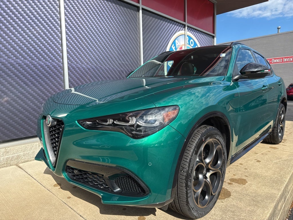 2025 Alfa Romeo Stelvio Intensa AWD