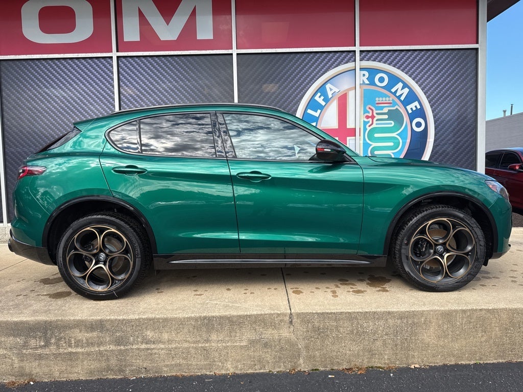 2025 Alfa Romeo Stelvio Intensa AWD