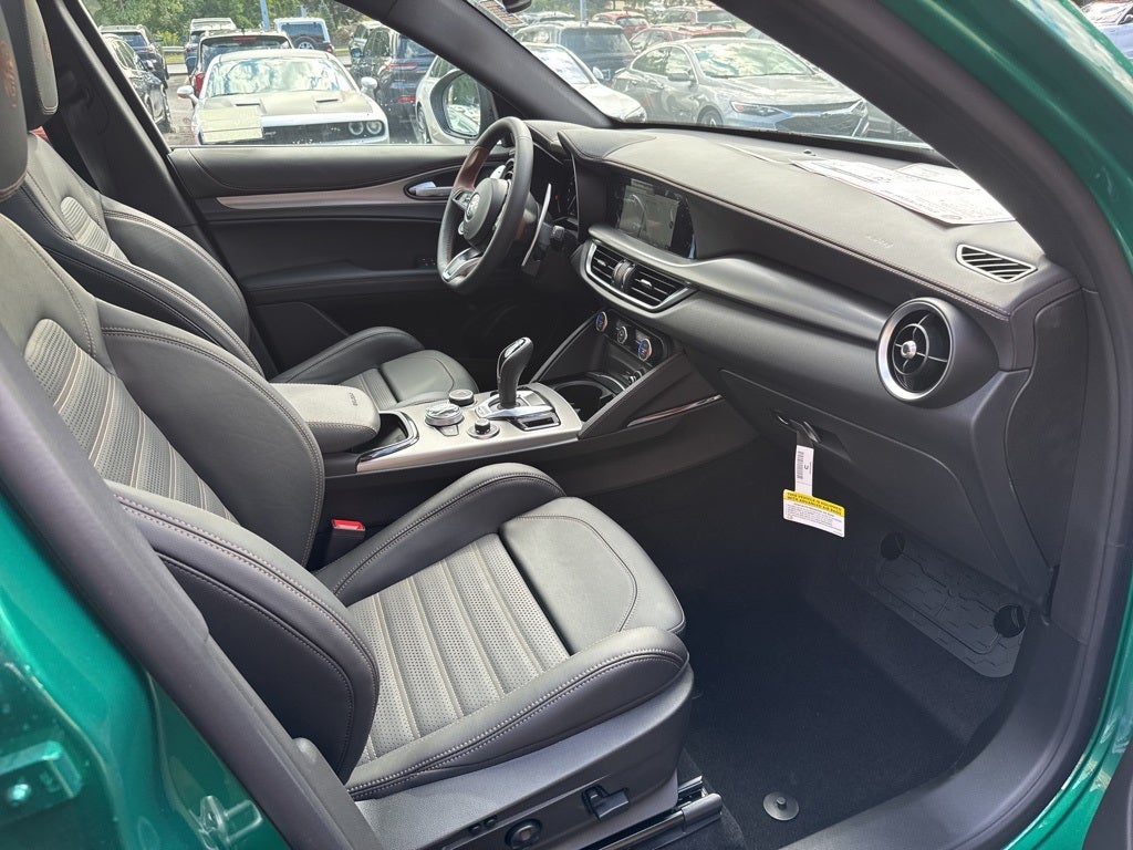 2025 Alfa Romeo Stelvio Intensa AWD