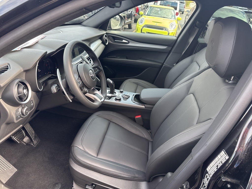 2025 Alfa Romeo Stelvio AWD
