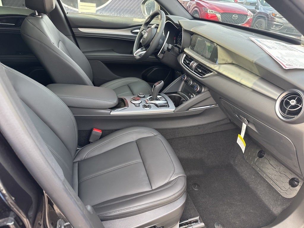 2025 Alfa Romeo Stelvio AWD