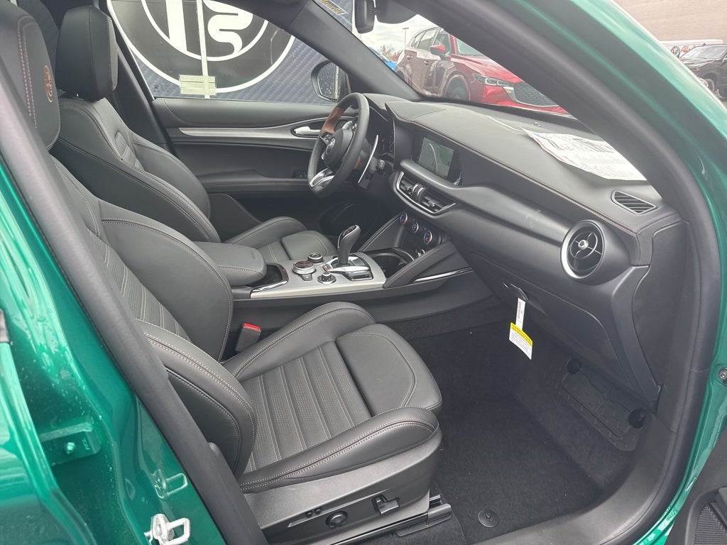 2025 Alfa Romeo Stelvio Intensa AWD