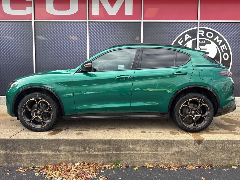 2025 Alfa Romeo Stelvio Intensa AWD