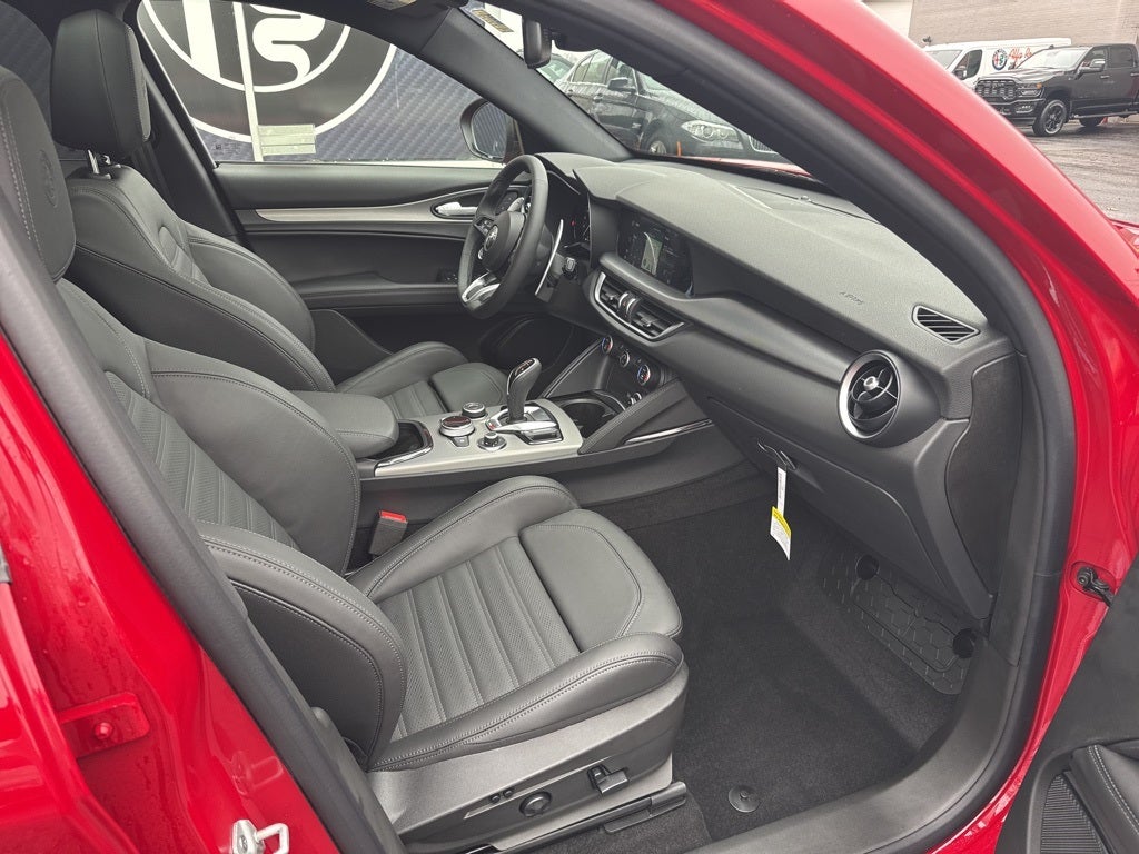 2025 Alfa Romeo Stelvio Veloce AWD