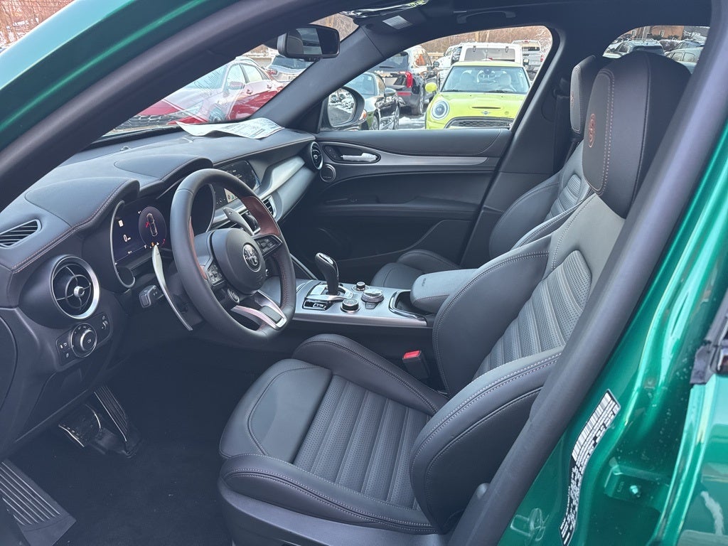 2025 Alfa Romeo Stelvio Intensa AWD