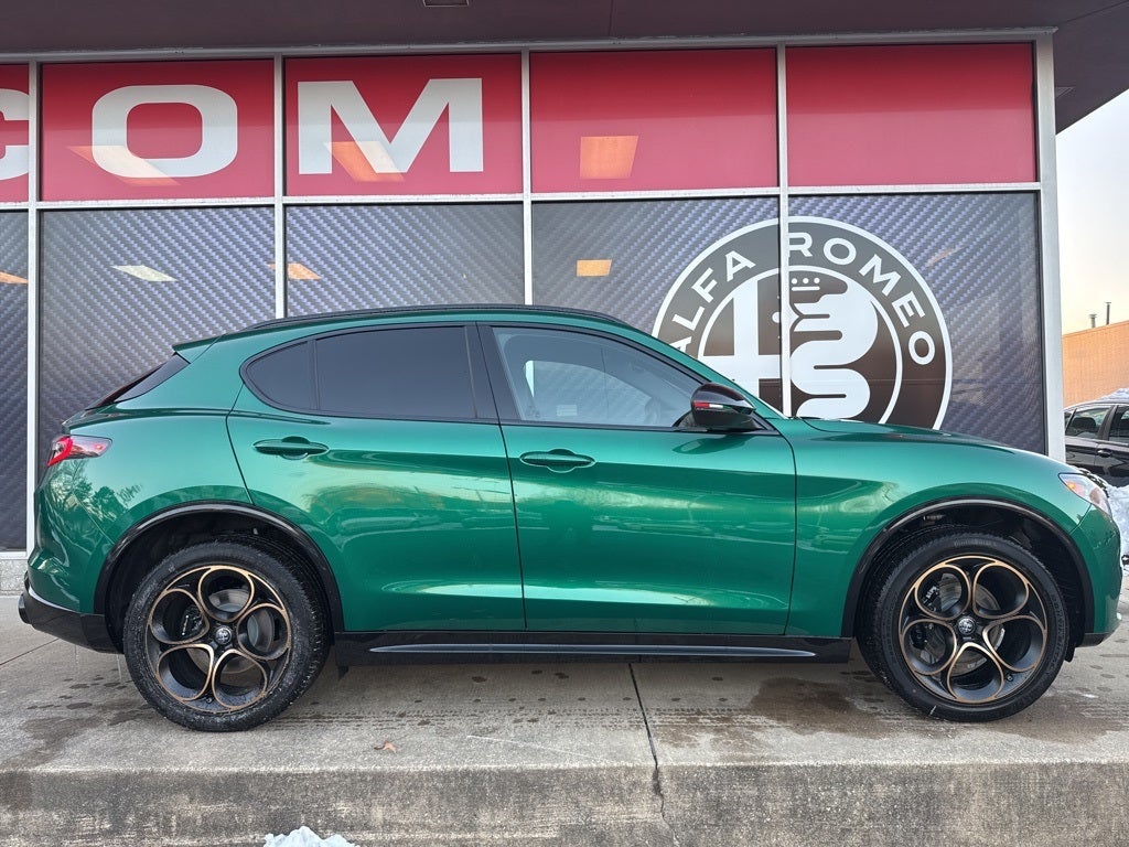 2025 Alfa Romeo Stelvio Intensa AWD