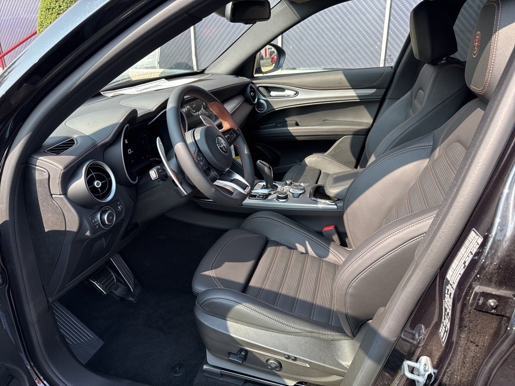 2025 Alfa Romeo Stelvio Intensa AWD