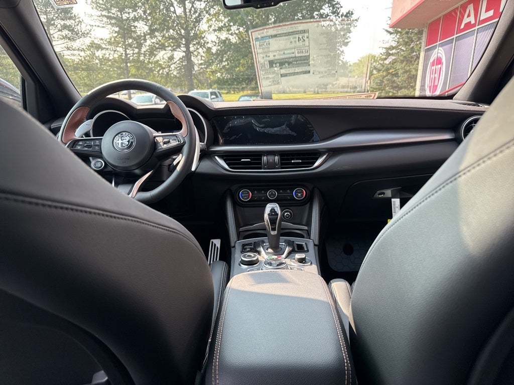 2025 Alfa Romeo Stelvio Intensa AWD