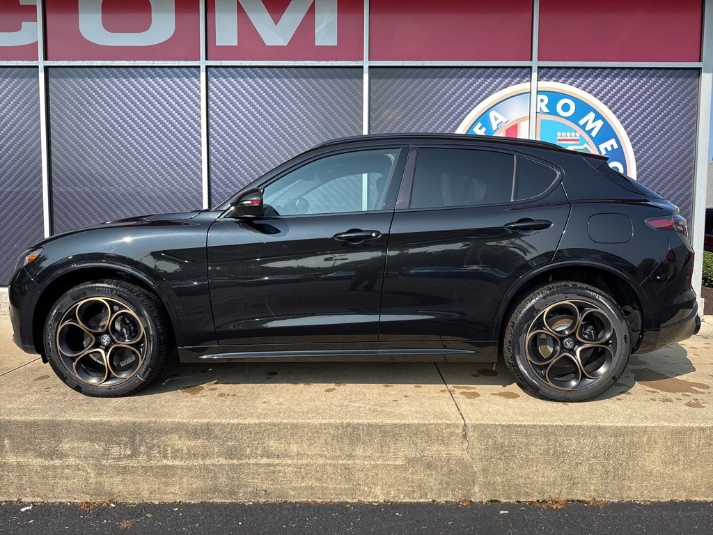 2025 Alfa Romeo Stelvio Intensa AWD