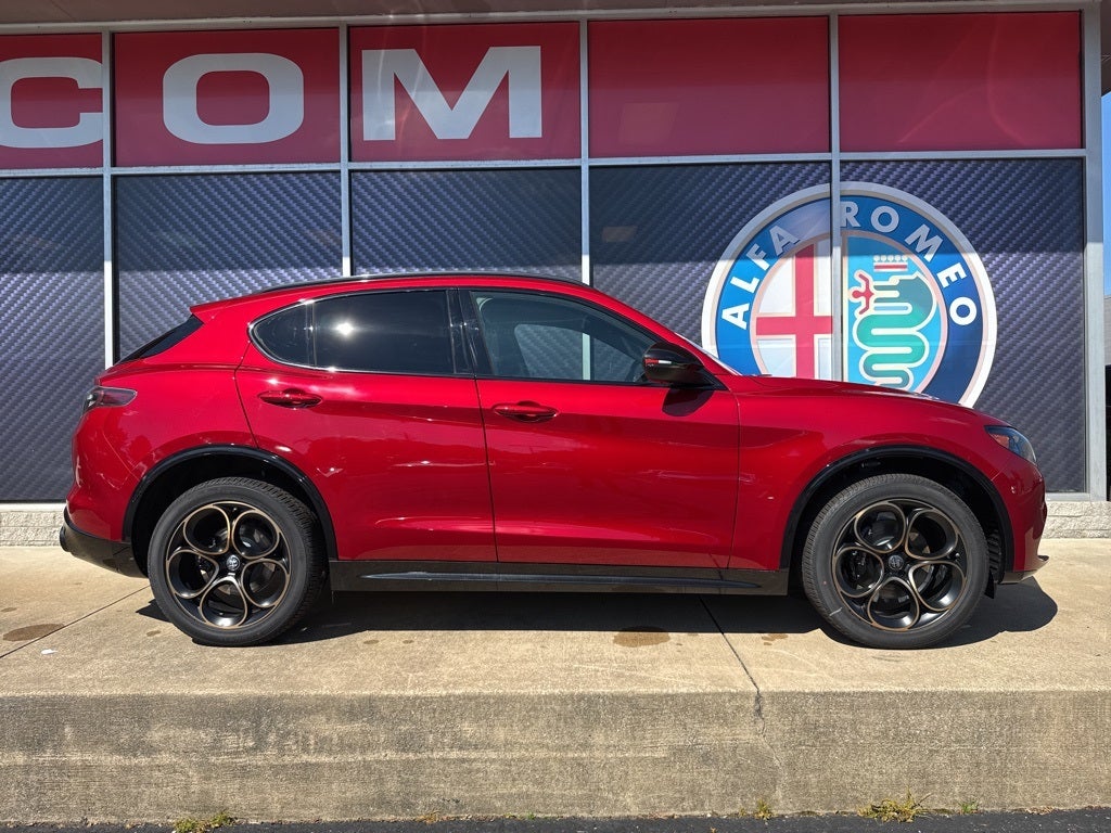 2025 Alfa Romeo Stelvio Intensa AWD