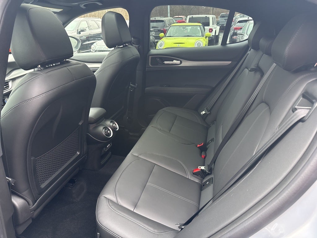2025 Alfa Romeo Stelvio AWD