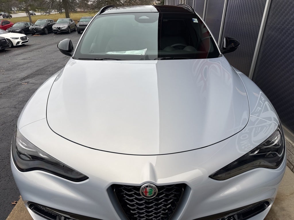 2025 Alfa Romeo Stelvio AWD