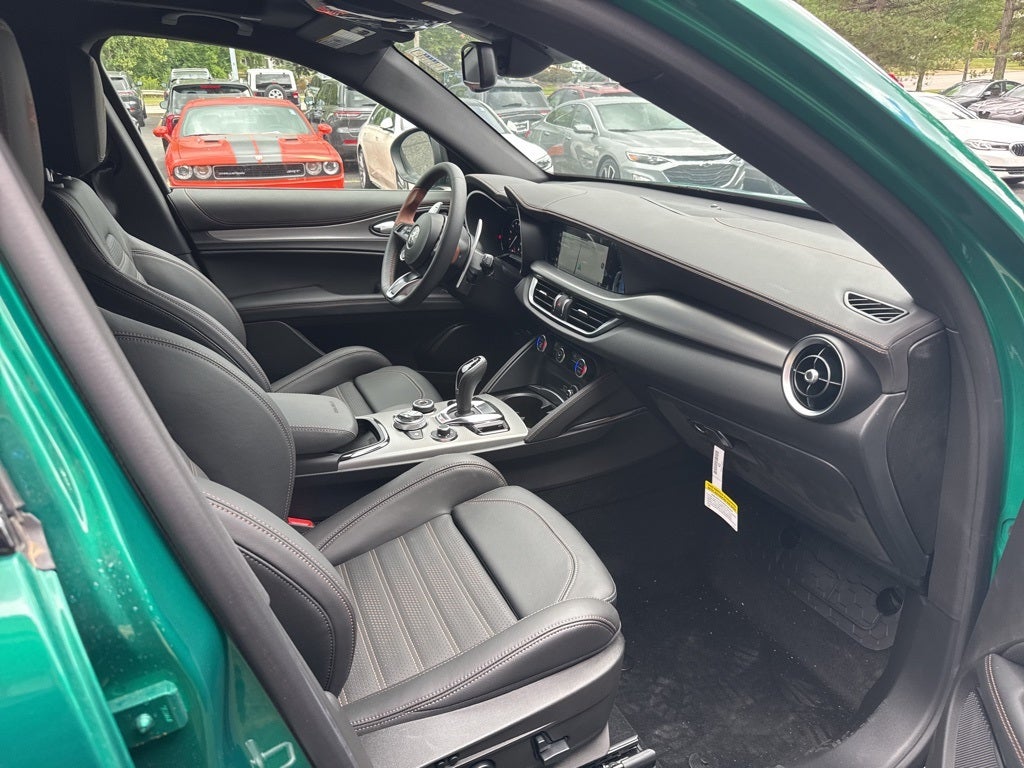 2025 Alfa Romeo Stelvio Intensa AWD