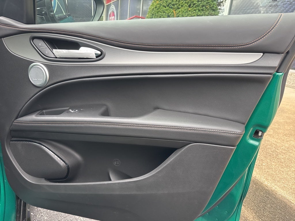 2025 Alfa Romeo Stelvio Intensa AWD