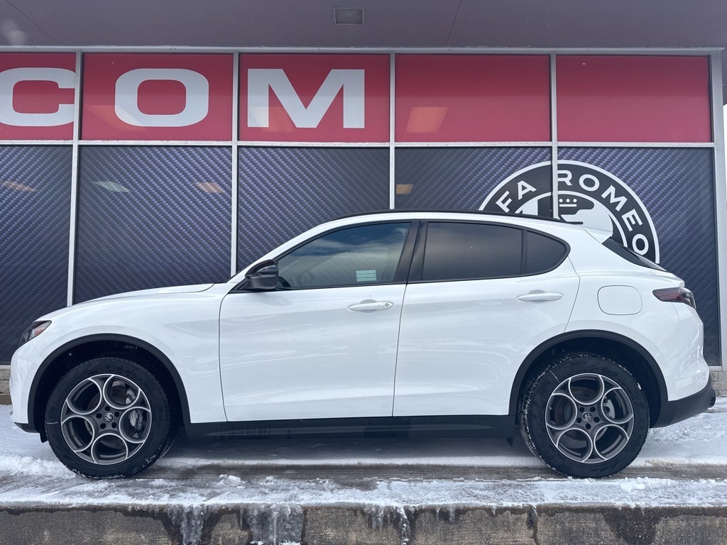 2025 Alfa Romeo Stelvio AWD