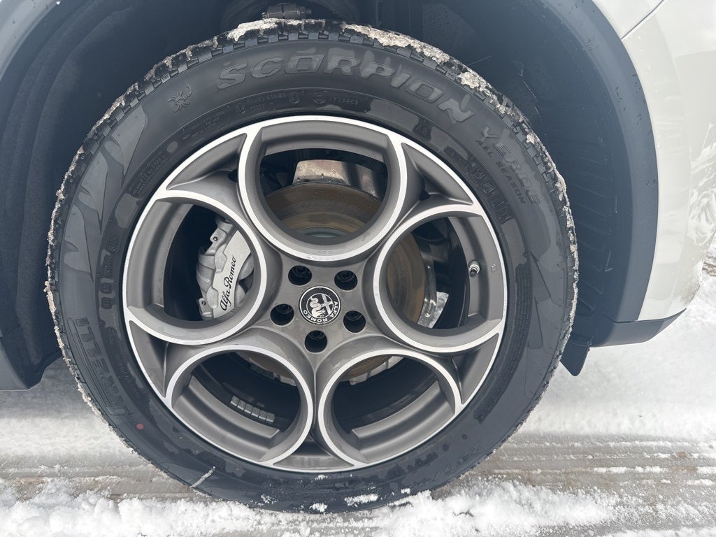 2025 Alfa Romeo Stelvio AWD