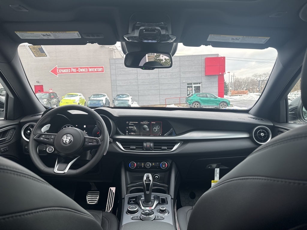 2025 Alfa Romeo Stelvio AWD