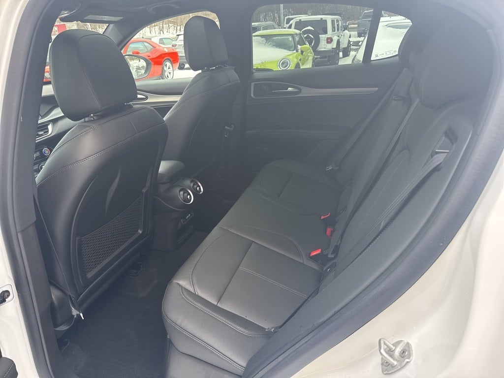 2025 Alfa Romeo Stelvio AWD