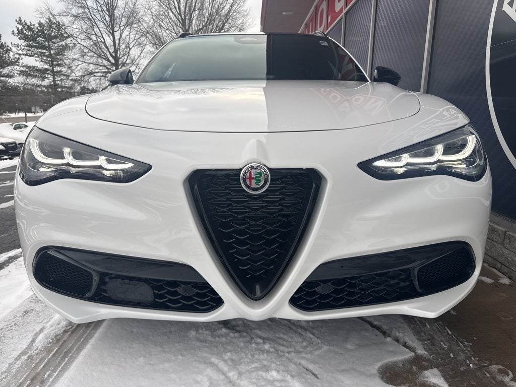 2025 Alfa Romeo Stelvio AWD