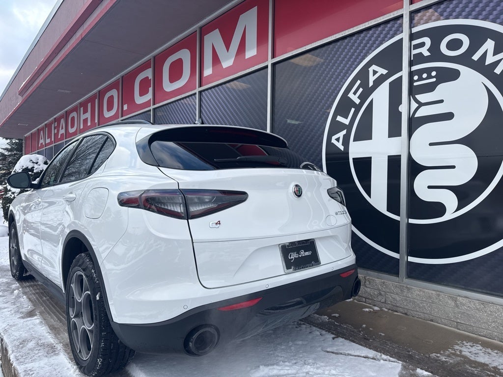 2025 Alfa Romeo Stelvio AWD