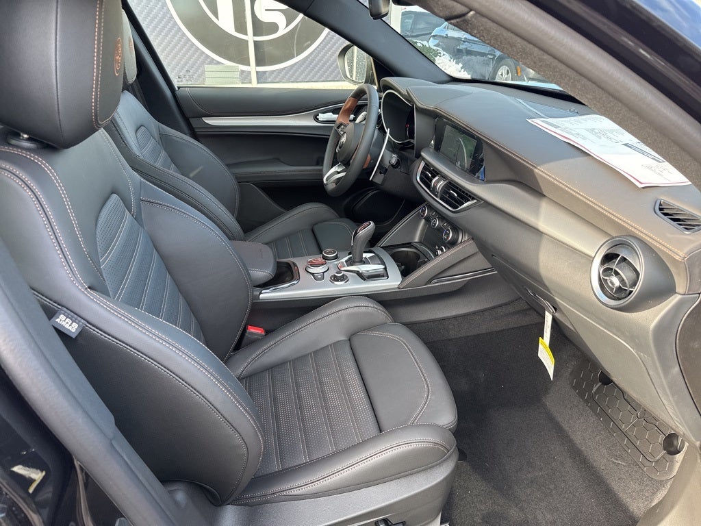 2025 Alfa Romeo Stelvio Intensa AWD