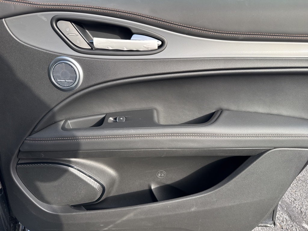 2025 Alfa Romeo Stelvio Intensa AWD