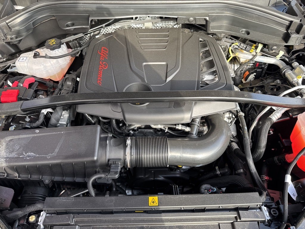 2025 Alfa Romeo Stelvio Intensa AWD