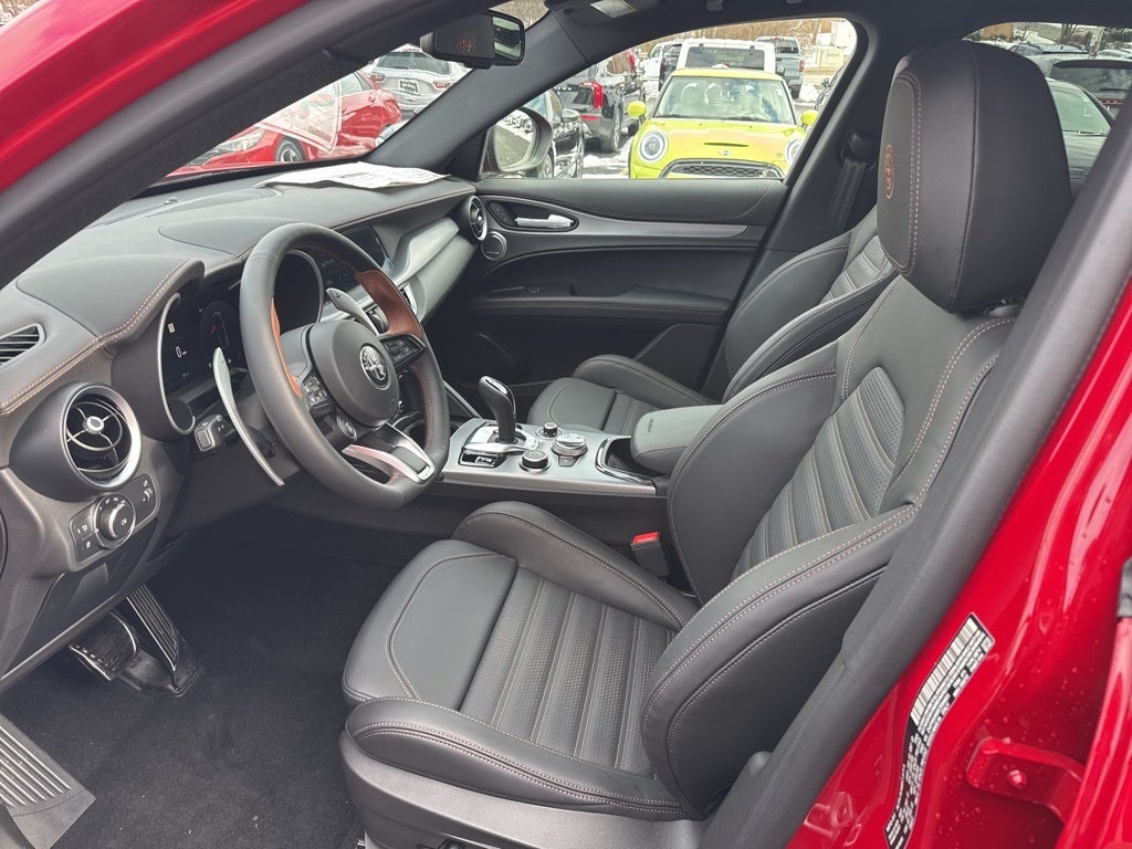 2025 Alfa Romeo Stelvio Intensa AWD