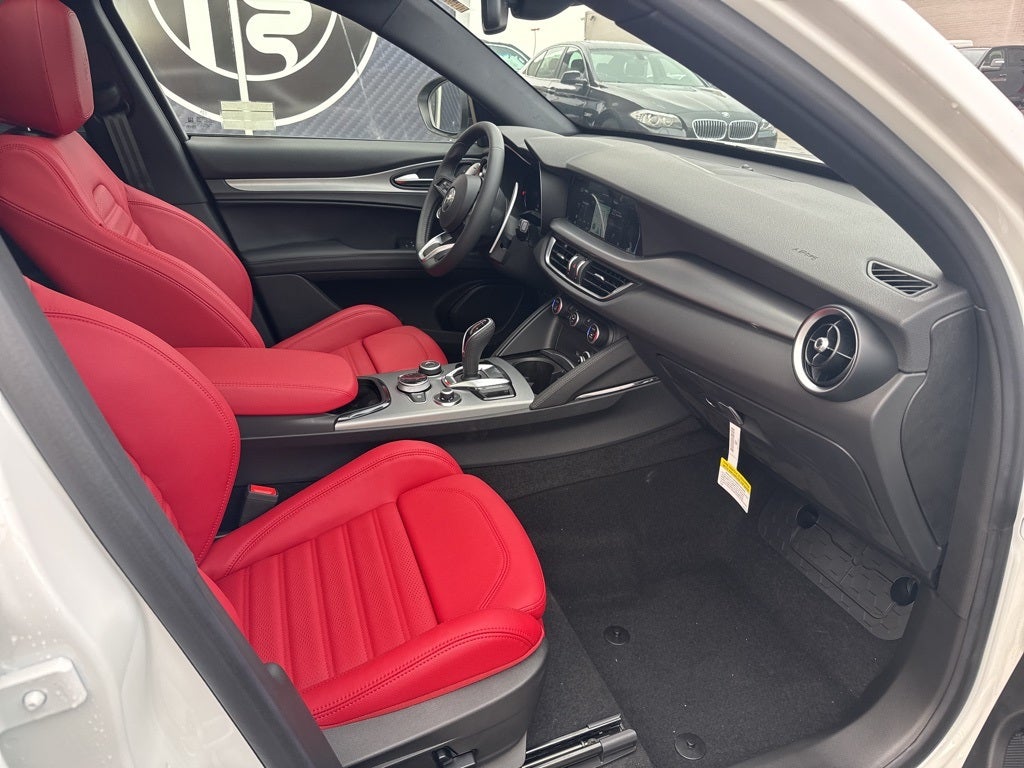 2025 Alfa Romeo Stelvio Veloce AWD